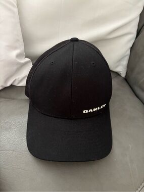 Oakley Black Men's Logo Baseball Cap